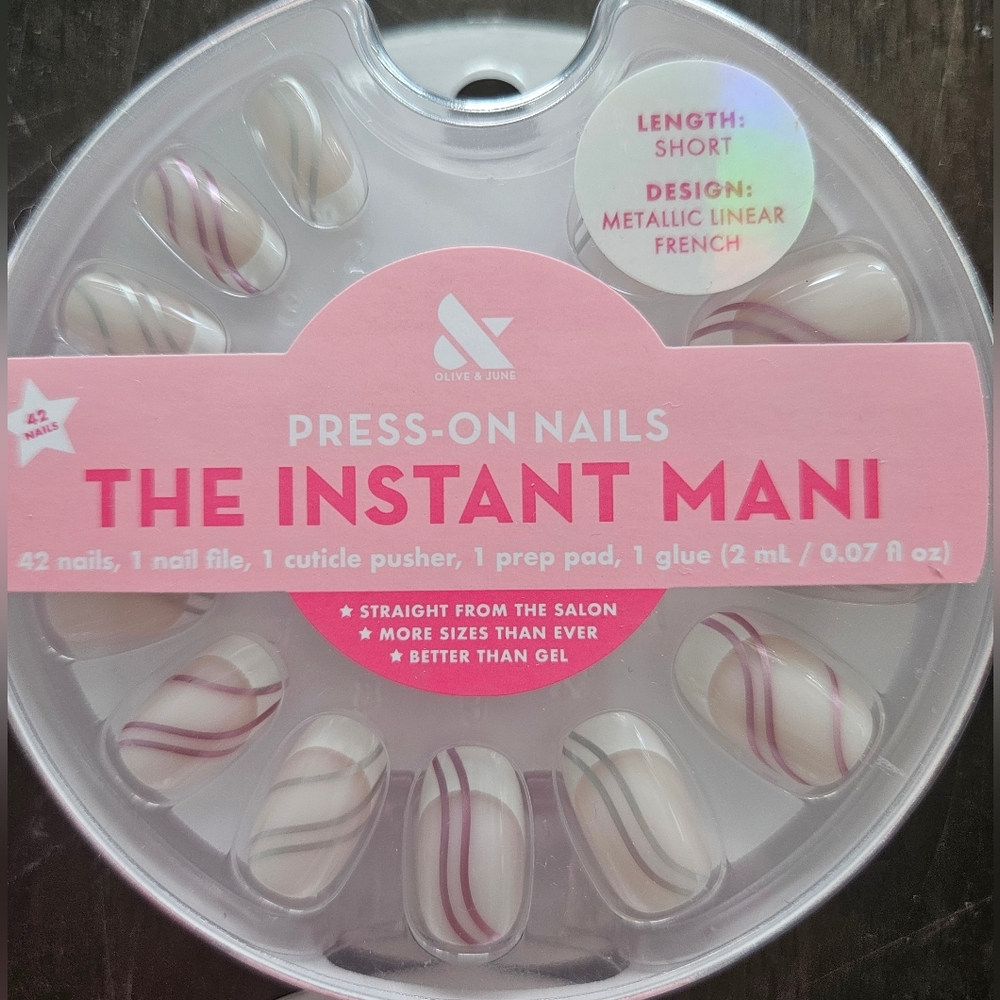 Olive And June Press-on Nails, Metallic Linear French, Short round